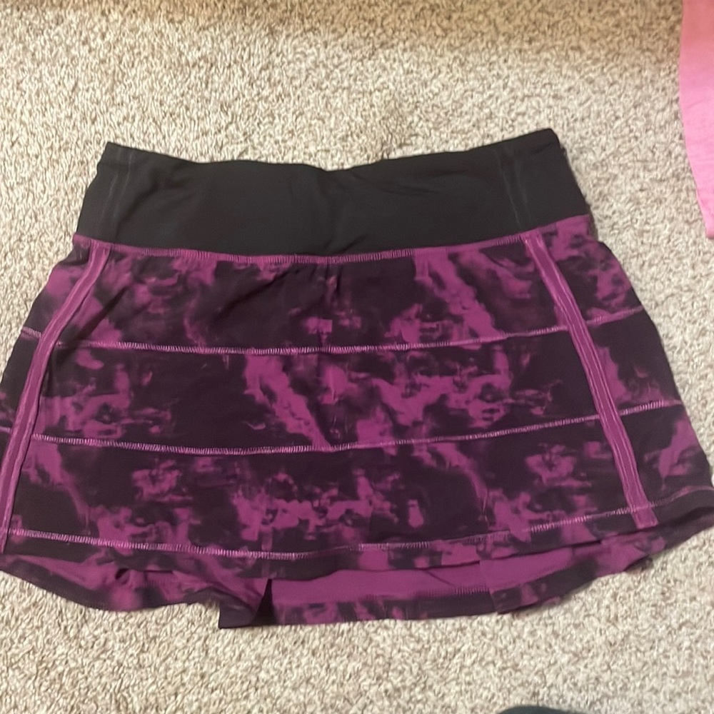 lulu lemon skirt size 4. worn once
